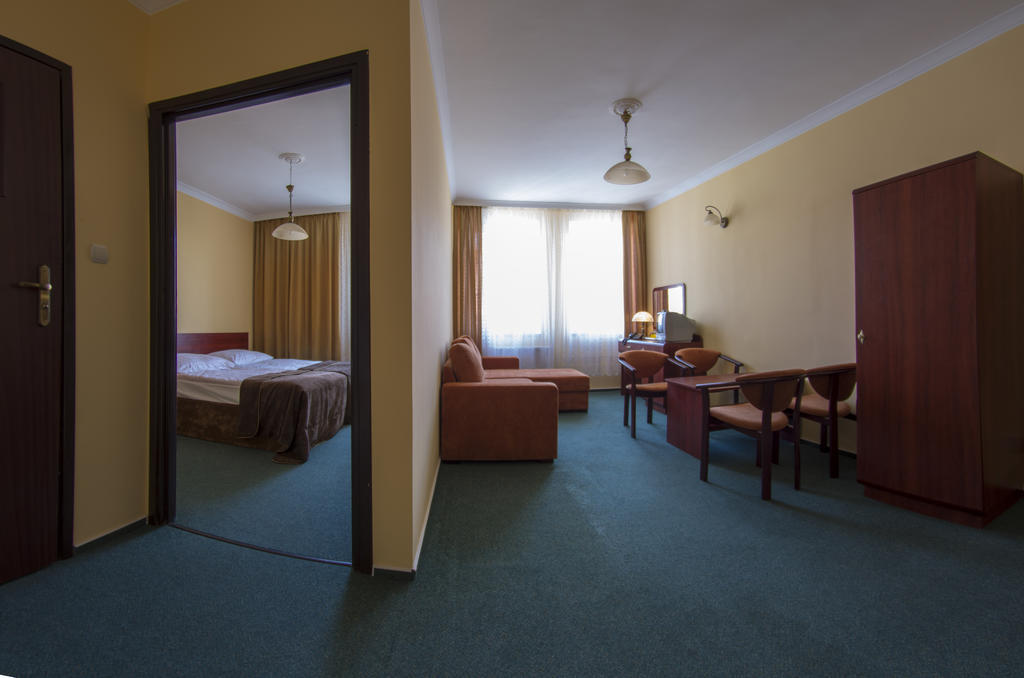 Hotel Morze Ustka Exterior photo